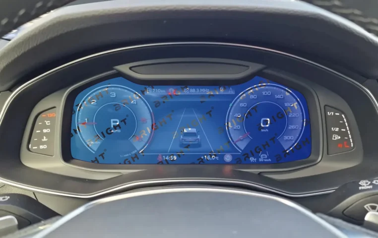 audi-a7-2018-12-panel-pryladiv