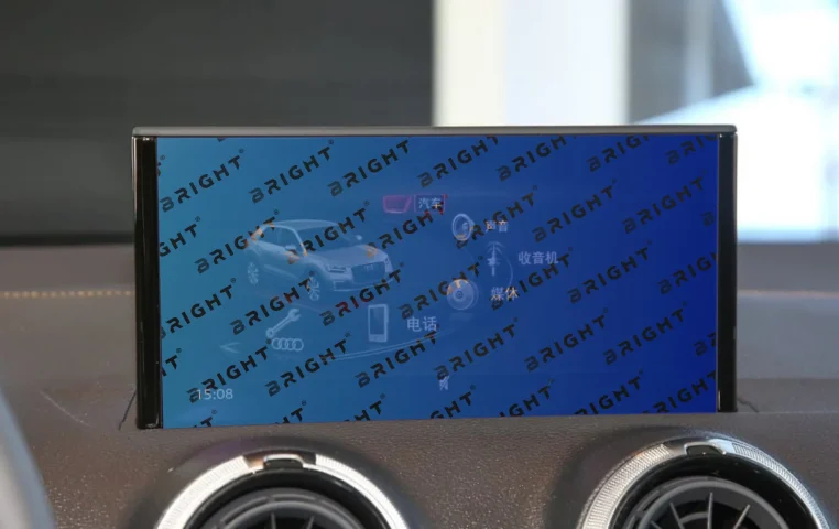 audi-q2-l-e-tron-2021-9-2-multymedia