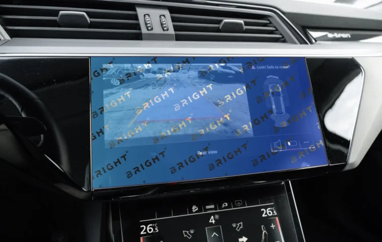 audi-q8-e-tron-2022-2025-11-3-multymedia