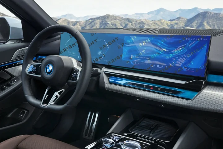 bmw-5-2023-30-1-panel-pryladiv