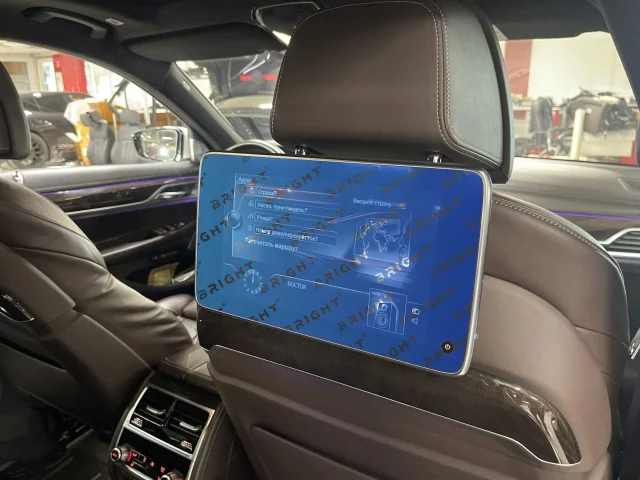 bmw-7-2019-2022-13-1-zadnii-monitor