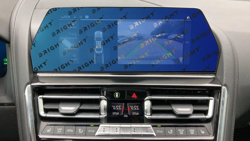 bmw-8-2018-14-7-multymedia