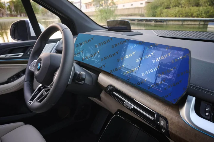 bmw-ix1-2022-26-2-panel-pryladiv