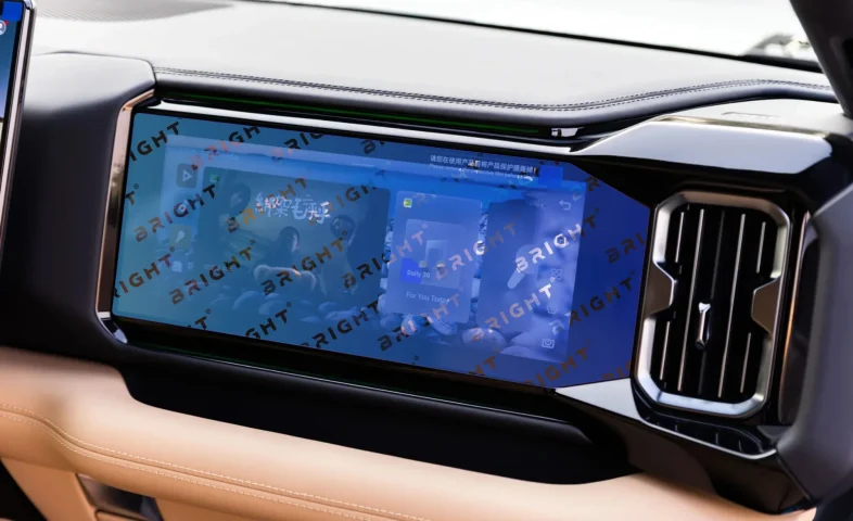 byd-leopard-8-2024-15-2-pravyi-monitor
