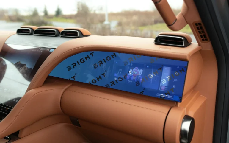 byd-yangwang-u8-2023-23-9-pravyi-monitor