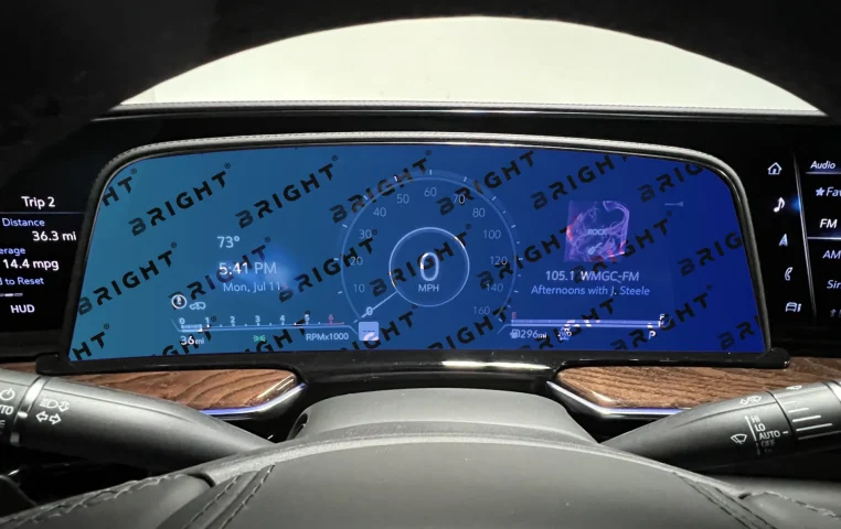 cadillac-escalade-2020-2024-18-1-panel-pryladiv