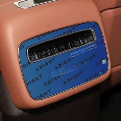 denza-n9-2025-9-zadniy-klimat-kontrol