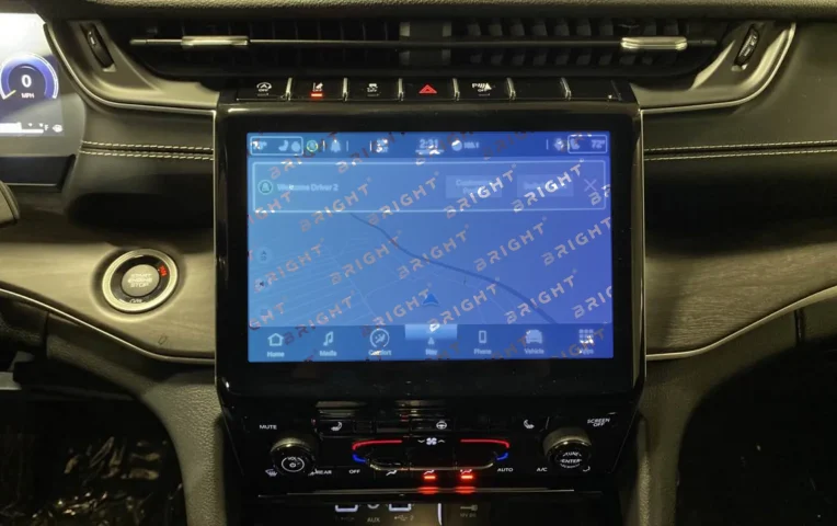 jeep-grand-cherokee-202110-7-multymedia
