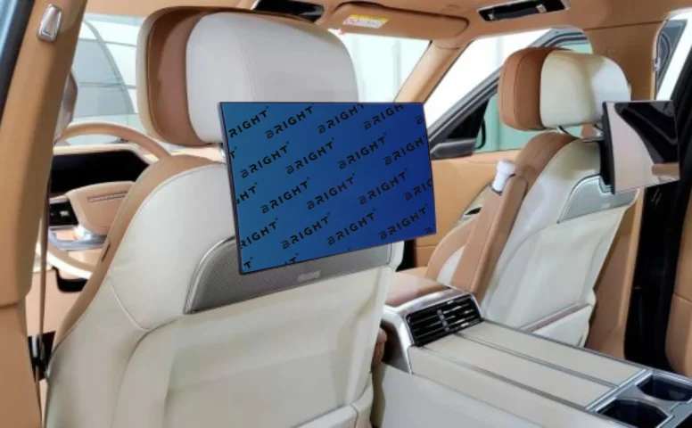 land-rover-range-rover-2022-13-7-zadnii-monitor
