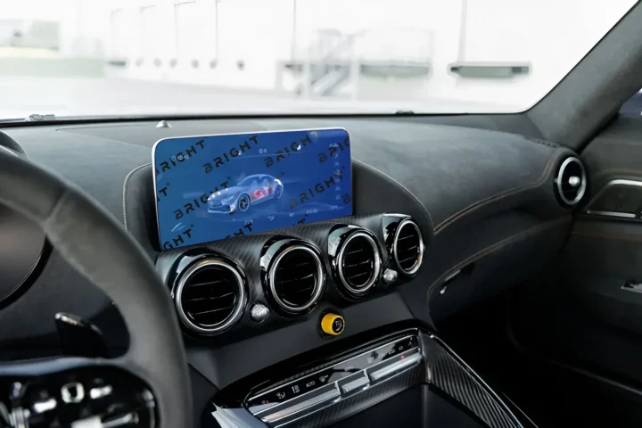 mercedes-benz-amg-gt-2-doors-2018-2022-12-1-multymedia