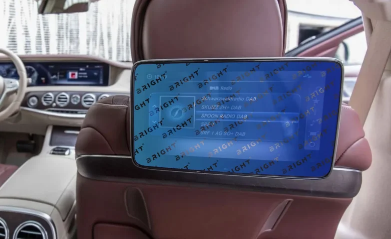 mercedes-benz-s-class-2017-2020-11-8-zadnii-monitor