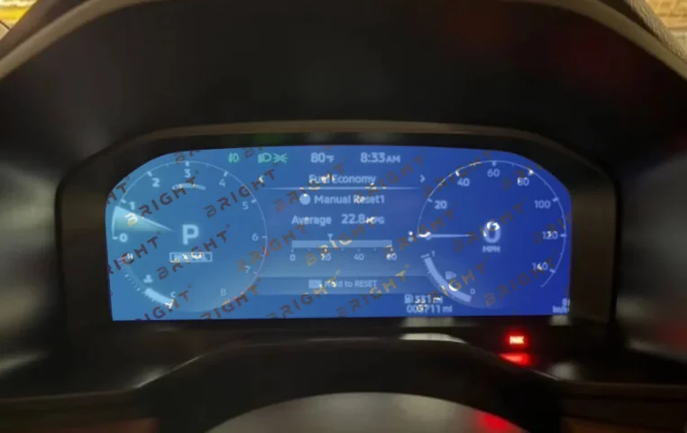 mitsubishi-outlander-2025-12-1-panel-pryladiv