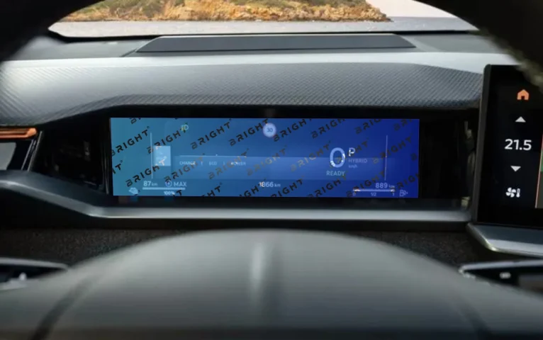 opel-grandland-2024-10-5-panel-pryladiv