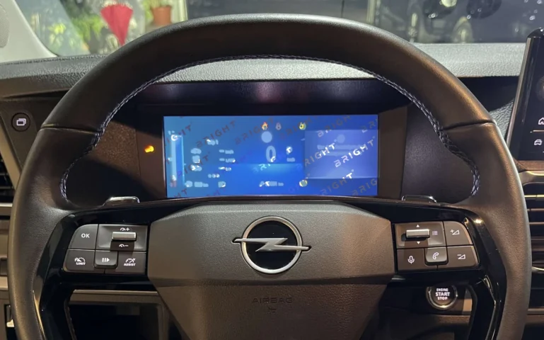 opel-zafira-life-2024-10-2-panel-pryladiv