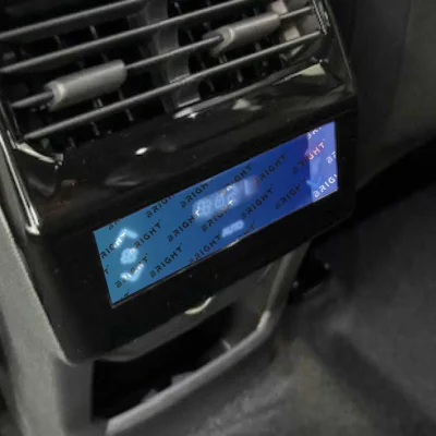 peugeot-3008-2024-4-8-zadnii-klimat-kontrol