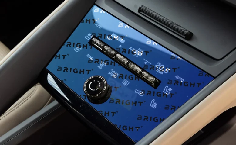porsche-macan-electric-2024-9-klimat-kontrol