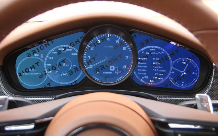 porsche-panamera-2017-2023-17-4-panel-pryladiv