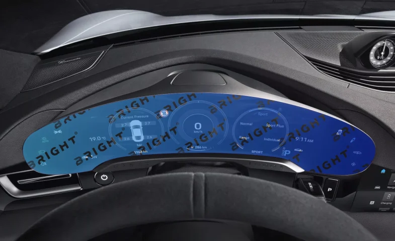 porsche-taycan-2020-20-5-panel-pryladiv