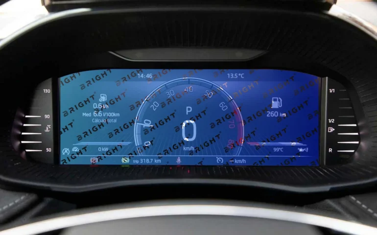 skoda-fabia-2021-9-9-panel-pryladiv
