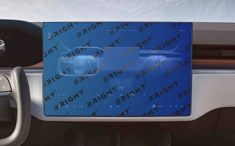 tesla-x-plaid-2023-17-8-multymedia
