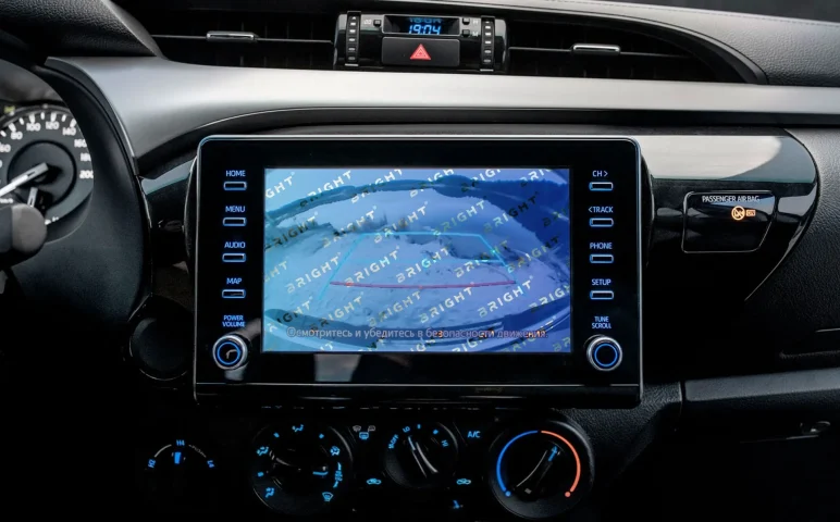 toyota-hilux-2020-2023-8-multymedia