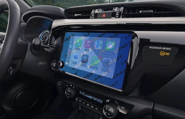 toyota-hilux-2024-10-3-multymedia