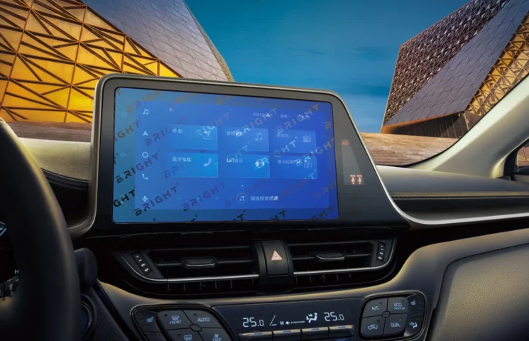 toyota-izoa-2018-10-4-multymedia