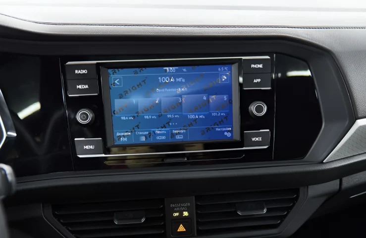 volkswagen-jetta-2018-2024-6-5-multymedia