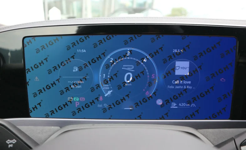 volkswagen-passat-2023-16-panel-pryladiv