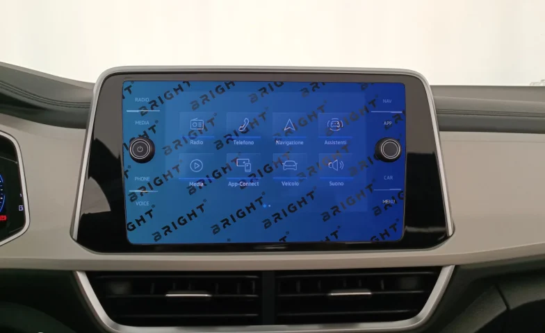 volkswagen-t-roc-2021-10-9-multymedia