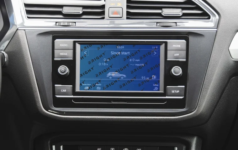 volkswagen-tiguan-2017-2023-6-5-multymedia