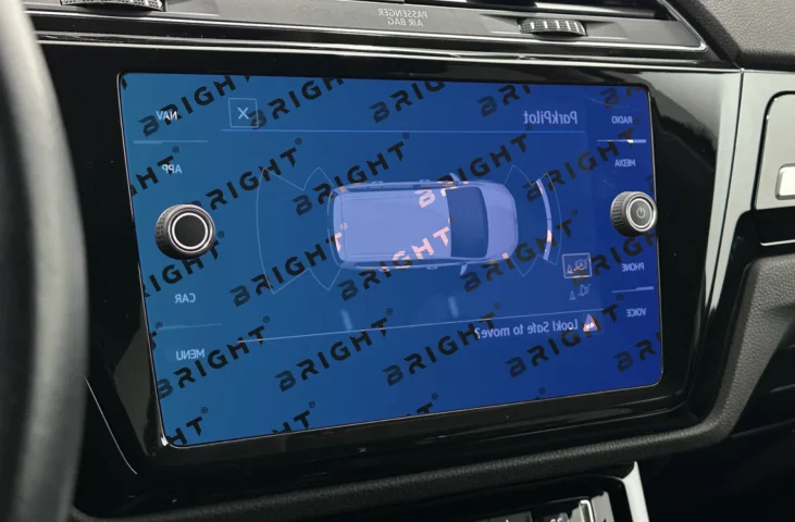 volkswagen-touran-2017-10-9-multymedia